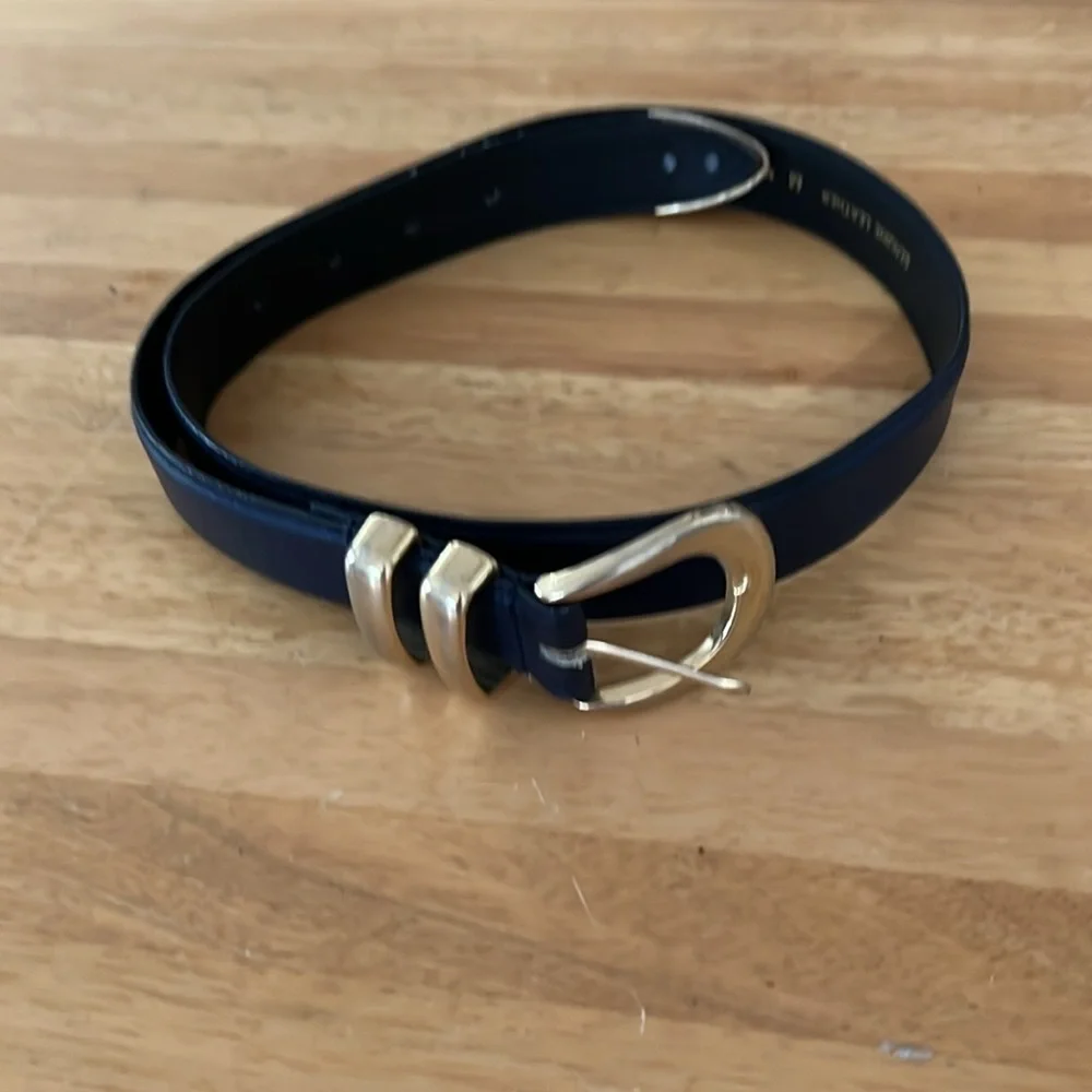 Navy Blue Men’s or Women’s Leather With Gold Buckle Size M